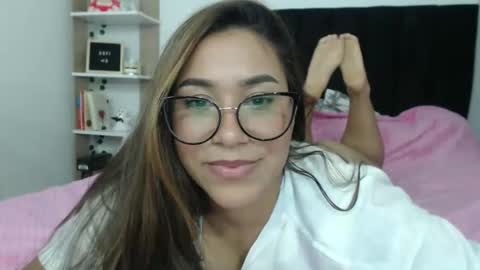 Snapshot of sofi4__ chatting on March 11, 9:13 am sofi online show from March 11, 9:13 am