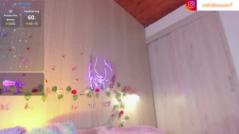 Sofi Blossom  online show from May 7, 9:54 pm
