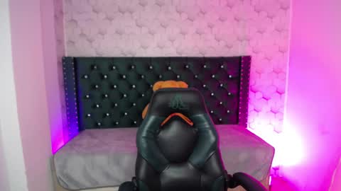 Sofi online show from November 20, 7:33 pm