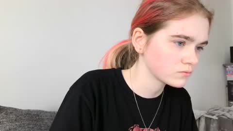 sofia bloomm online show from June 18, 8:42 am