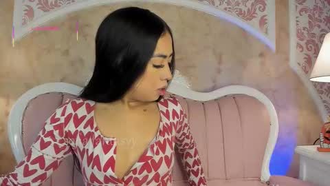 Snapshot of sofia_fantasyy chatting on October 6, 12:12 pm Sofia fantasyy Online 0700 to 1400 gmt-5 online show from October 6, 12:12 pm