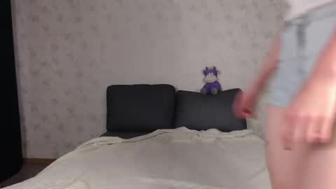 Sofia here online show from June 3, 12:13 am