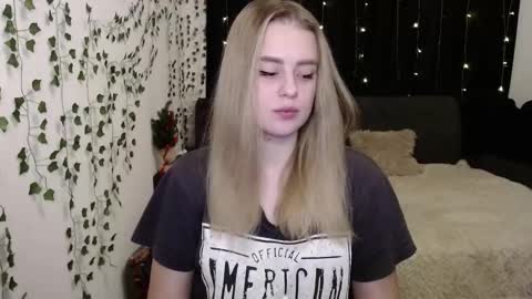 Snapshot of sofia_rosemary chatting on January 25, 12:05 pm sofia_rosemary online show from January 25, 12:05 pm