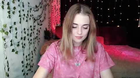 Snapshot of sofia_rosemary chatting on October 8, 2:01 pm sofia_rosemary online show from October 8, 2:01 pm