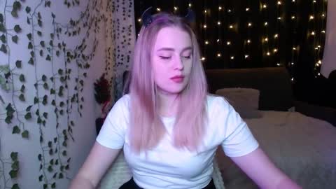 Snapshot of sofia_rosemary chatting on February 2, 11:40 am sofia_rosemary online show from February 2, 11:40 am