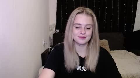 Snapshot of sofia_rosemary chatting on December 3, 7:39 pm sofia_rosemary online show from December 3, 7:39 pm