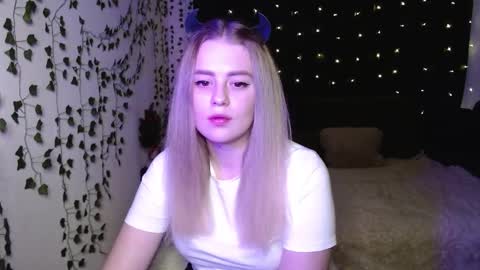 Snapshot of sofia_rosemary chatting on February 7, 2:15 pm sofia_rosemary online show from February 7, 2:15 pm