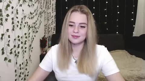 Snapshot of sofia_rosemary chatting on January 9, 12:30 pm sofia_rosemary online show from January 9, 12:30 pm