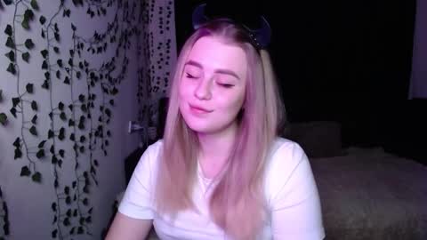 Snapshot of sofia_rosemary chatting on February 13, 12:54 pm sofia_rosemary online show from February 13, 12:54 pm