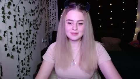 Snapshot of sofia_rosemary chatting on February 12, 1:06 pm sofia_rosemary online show from February 12, 1:06 pm