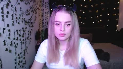 Snapshot of sofia_rosemary chatting on February 3, 12:47 pm sofia_rosemary online show from February 3, 12:47 pm
