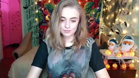 Snapshot of sofia_rosemary chatting on November 1, 6:29 pm sofia_rosemary online show from November 1, 6:29 pm
