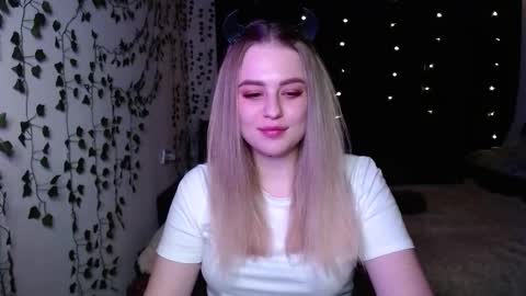 Snapshot of sofia_rosemary chatting on March 7, 4:11 pm sofia_rosemary online show from March 7, 4:11 pm