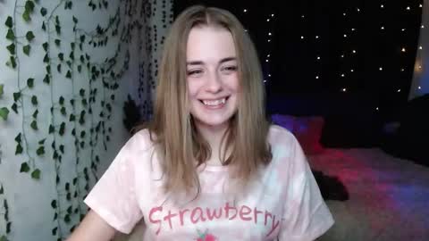 Snapshot of sofia_rosemary chatting on September 9, 5:57 pm sofia_rosemary online show from September 9, 5:57 pm