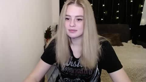 Snapshot of sofia_rosemary chatting on December 24, 11:17 am sofia_rosemary online show from December 24, 11:17 am