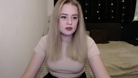 Snapshot of sofia_rosemary chatting on December 10, 9:44 am sofia_rosemary online show from December 10, 9:44 am