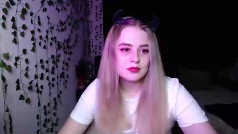 Snapshot of sofia_rosemary chatting on March 8, 11:37 am sofia_rosemary online show from March 8, 11:37 am