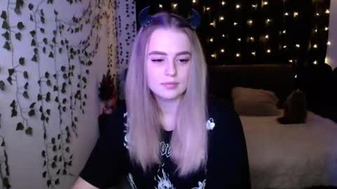 Snapshot of sofia_rosemary chatting on March 2, 1:38 pm sofia_rosemary online show from March 2, 1:38 pm