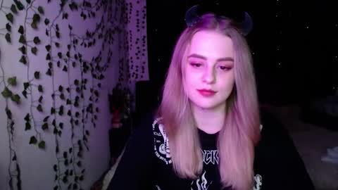 Snapshot of sofia_rosemary chatting on March 8, 2:40 pm sofia_rosemary online show from March 8, 2:40 pm