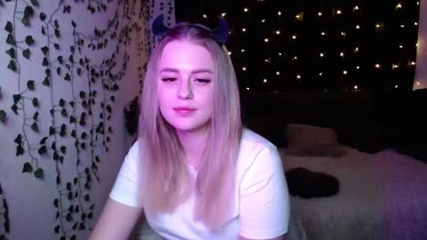 Snapshot of sofia_rosemary chatting on February 21, 12:39 pm sofia_rosemary online show from February 21, 12:39 pm