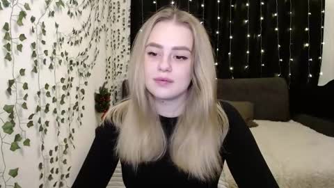 Snapshot of sofia_rosemary chatting on January 20, 11:35 am sofia_rosemary online show from January 20, 11:35 am