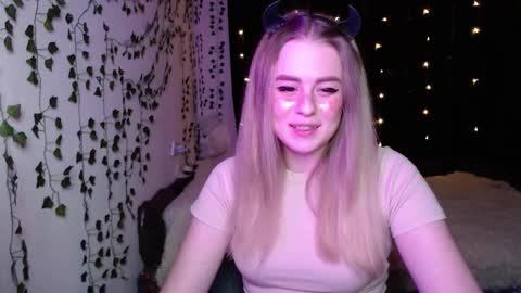 Snapshot of sofia_rosemary chatting on March 11, 3:02 pm sofia_rosemary online show from March 11, 3:02 pm