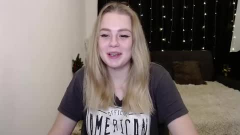 Snapshot of sofia_rosemary chatting on December 23, 2:28 pm sofia_rosemary online show from December 23, 2:28 pm