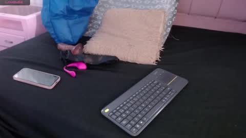 Snapshot of sofia_white3 chatting on February 27, 12:01 pm Sofa online show from February 27, 12:01 pm