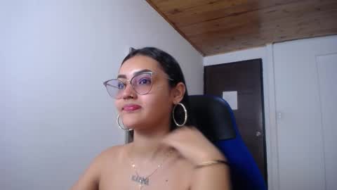 Snapshot of sofiaasexy19 chatting on October 1, 1:32 pm Sofia online show from October 1, 1:32 pm