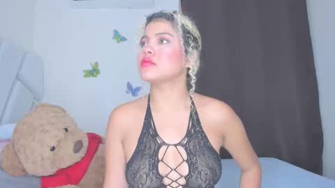 sofiacastillo01 online show from April 13, 7:29 pm