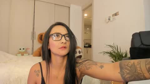 Snapshot of sofiaross1 chatting on February 9, 2:50 pm SOFIA independent model online show from February 9, 2:50 pm