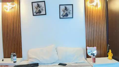   online show from April 15, 9:56 am