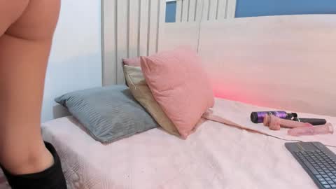 Snapshot of soficandy_ chatting on October 2, 12:15 pm soficandy_ online show from October 2, 12:15 pm