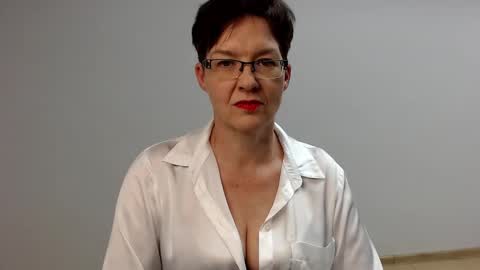 Snapshot of sofie_velvet chatting on January 15, 5:37 pm Sofie Velvet online show from January 15, 5:37 pm