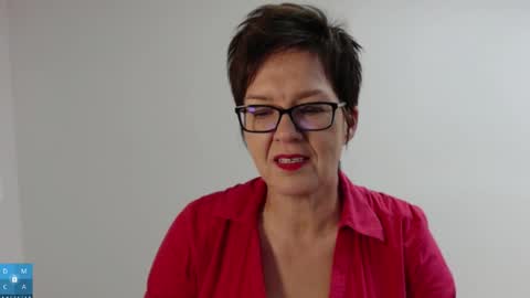Snapshot of sofie_velvet chatting on October 16, 4:17 pm Sofie Velvet online show from October 16, 4:17 pm