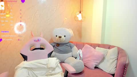   online show from March 6, 10:04 pm