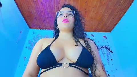 Snapshot of sofiia_diiaz chatting on September 28, 9:35 pm Sofa Daz online show from September 28, 9:35 pm