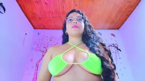 Snapshot of sofiia_diiaz chatting on October 17, 3:16 pm Sofa Daz online show from October 17, 3:16 pm