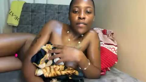 soft_nicole online show from June 13, 2:55 am