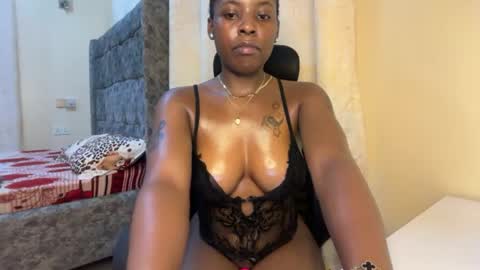 soft_nicole online show from July 15, 9:30 pm