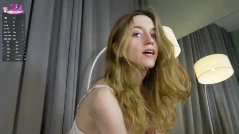 softdreamer_ online show from February 6, 2:09 pm