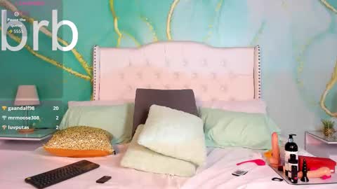 solwynne online show from September 22, 11:09 pm