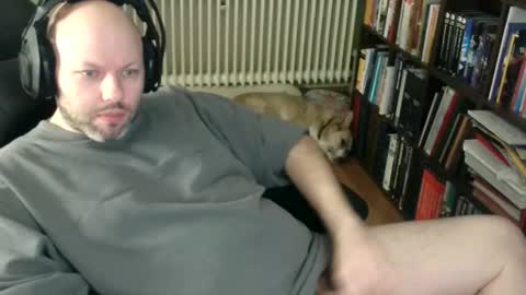 Tom online show from November 3, 4:08 pm