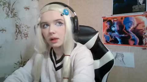 Mila online show from March 22, 5:17 pm