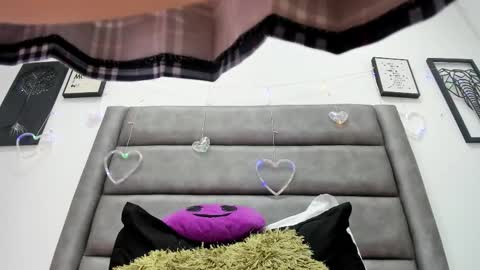 Sophia online show from February 1, 7:11 pm