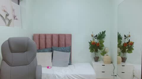 Sophia  online show from April 15, 7:58 pm