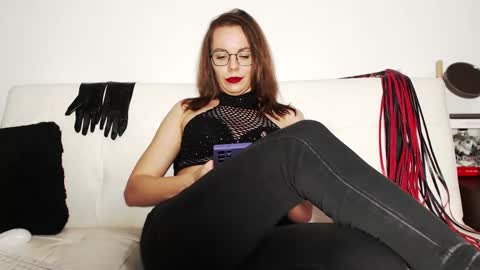 Snapshot of sophiagrimms chatting on February 17, 4:50 pm sOPHIAbRIMMS online show from February 17, 4:50 pm