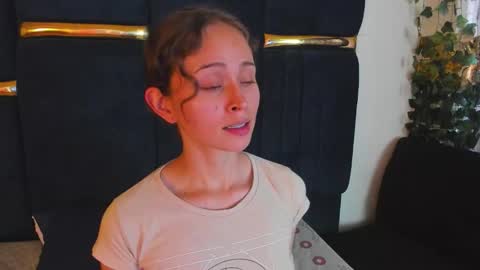 sophiamiller6 online show from March 30, 2:17 pm