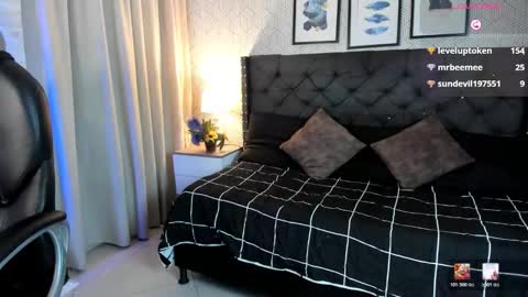 sophie__blare online show from February 10, 7:28 pm