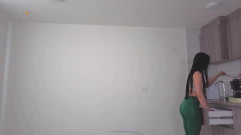 Snapshot of sophie_bbs chatting on September 19, 1:37 pm Sophie online show from September 19, 1:37 pm